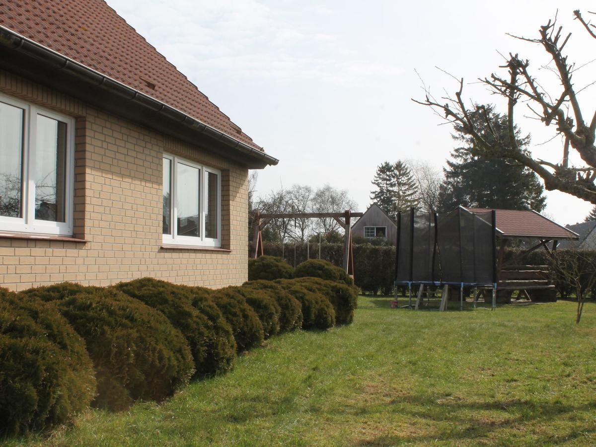 Comfy Farmhouse In Brusow With Garden Kröpelin Εξωτερικό φωτογραφία